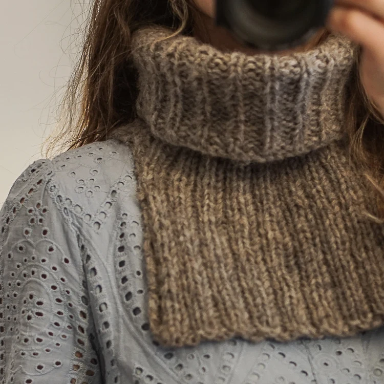 Rå screech Lyn Gepard THE SIMPLEST NECK WARMER IN PUNO – download your free pattern here!